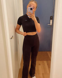Signature Flared Leggings